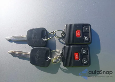 2002 Ford Escape Xlt from USA, damaged, VIN 1FMYU03102KB65481